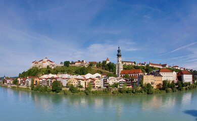 Fluss, Stadt,Bäume | © (c) visit Burghausen
