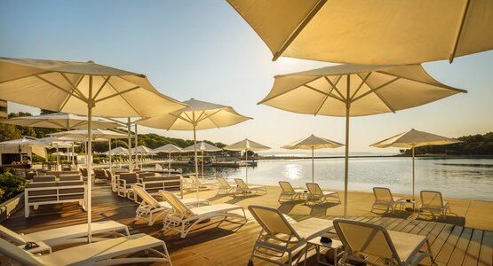 Sonne,Liegestuhl,Pool | © M19_015_00028 (c) Hotel Istra
